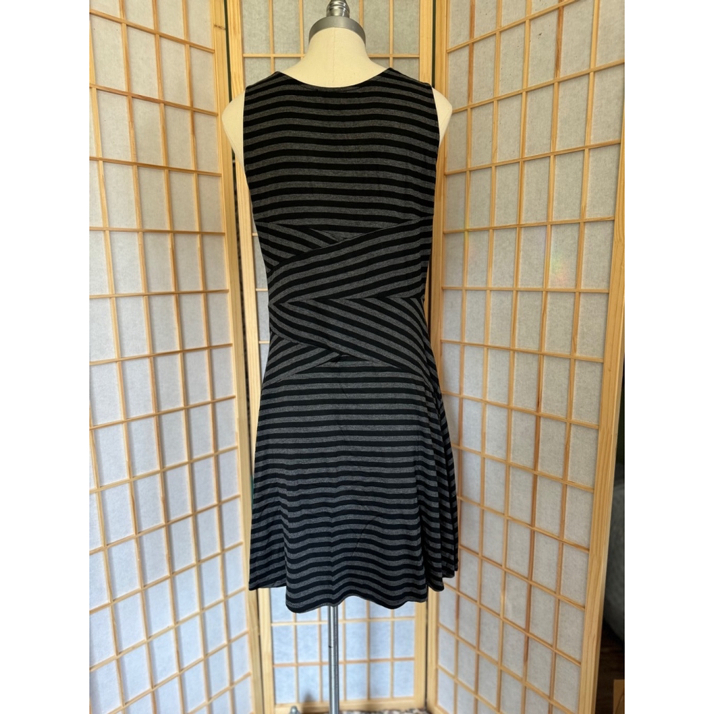 MARKET AND SPRUCE womens gray and black striped sleeveless dress - Picture 3 of 6